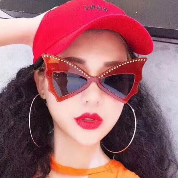 2020 classic cat eye sunglasses vintage brand design women butterfly sun glasses rivet big frame fashion female glasses uv400, White;black
2020 classic cat eye sunglasses vintage brand design women butterfly sun glasses rivet big frame fashion female glasses uv400, White;black