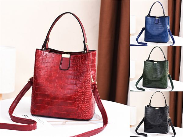 2020 designer handbags sheepskin caviar metal chain gold silver designer handbag genuine leather bag flip er diagonal shoulder bags#740
2020 designer handbags sheepskin caviar metal chain gold silver designer handbag genuine leather bag flip er diagonal shoulder bags#740