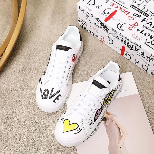 2020q new trend leather party casual shoes outdoor men and women sports shoes fashion graffiti wild couple shoes, size 35-45, Black
2020q new trend leather party casual shoes outdoor men and women sports shoes fashion graffiti wild couple shoes, size 35-45, Black