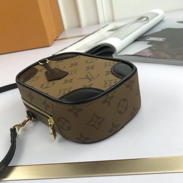 vintage design womens bag fast delivery mini shoulder bags leather women crossbody bags with origin box ladies messenger bag simple style
vintage design womens bag fast delivery mini shoulder bags leather women crossbody bags with origin box ladies messenger bag simple style