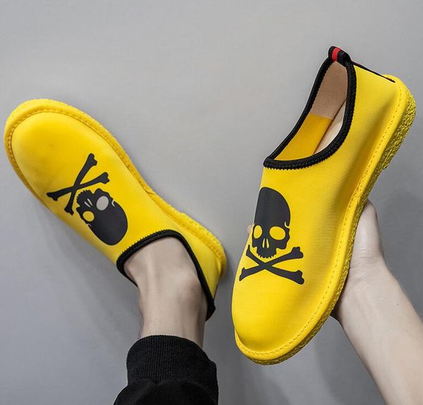 2020 summer new street cool men shoes slip on reflect light skulls elastic fabric casual shoes man loafers, Black
2020 summer new street cool men shoes slip on reflect light skulls elastic fabric casual shoes man loafers, Black