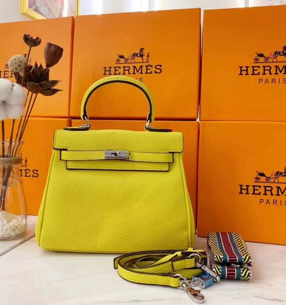 the new canvas hh letters portable shopping brand designer bag with the new tide fashion star bag handbag handbags women bags, Blue;gray
the new canvas hh letters portable shopping brand designer bag with the new tide fashion star bag handbag handbags women bags, Blue;gray