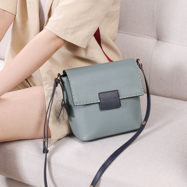 new fashion korean wild shoulder messenger bag female genuine leather crossbody bags
new fashion korean wild shoulder messenger bag female genuine leather crossbody bags