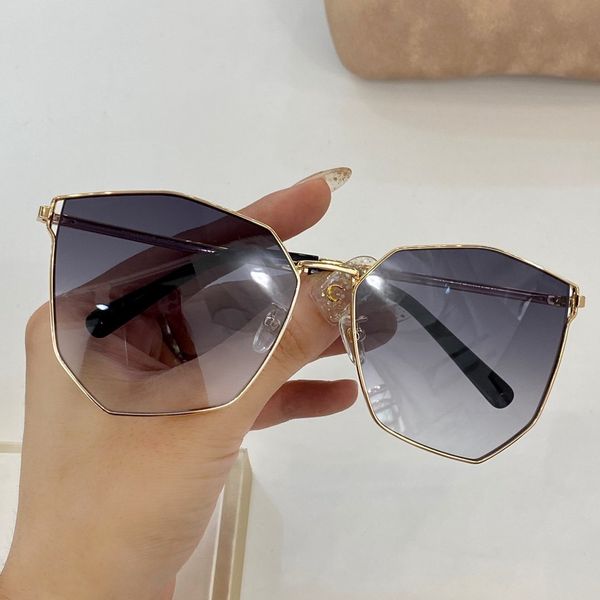 2020 fashion spectacle frame middle beam metal texture is excellent, wearing comfortable spectacle frame full set of 6-color glasses x2128
2020 fashion spectacle frame middle beam metal texture is excellent, wearing comfortable spectacle frame full set of 6-color glasses x2128