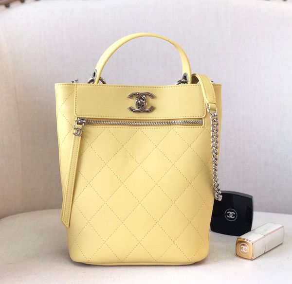 new summer 2019 bucket bag handheld shopping bag, ringer chain cross shoulder bag italy leather durable leather soft and comfortable
new summer 2019 bucket bag handheld shopping bag, ringer chain cross shoulder bag italy leather durable leather soft and comfortable