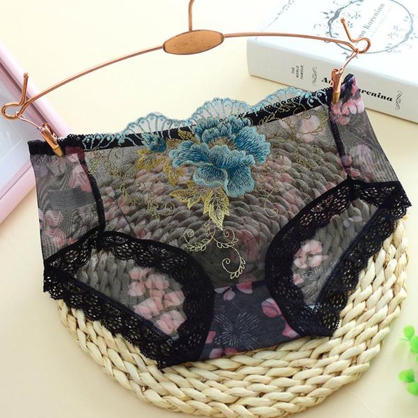 women's panties female transparent temptation embroidery lace low waist ultra-thin mesh breathable briefs, Black;pink
women's panties female transparent temptation embroidery lace low waist ultra-thin mesh breathable briefs, Black;pink