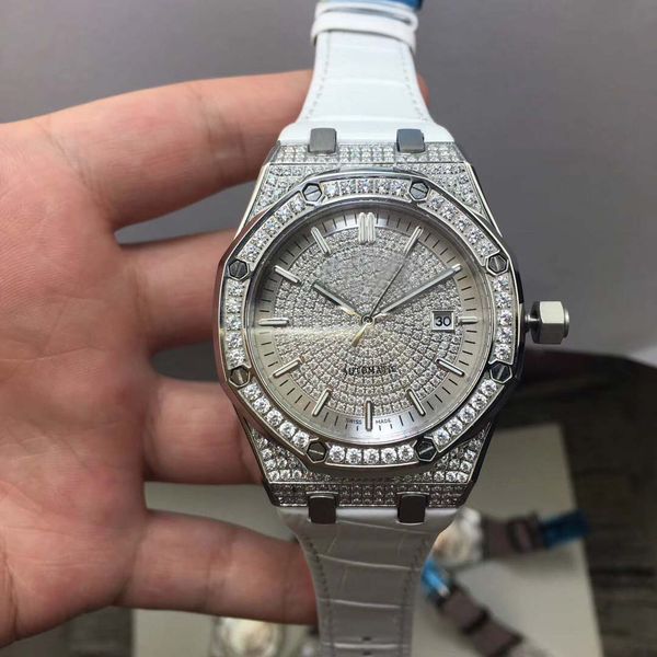 high-quality men's full diamond classic three-pin belt watch, fully automatic mechanical movement, 316 xin stainless steel, folding buc, Slivery;brown
high-quality men's full diamond classic three-pin belt watch, fully automatic mechanical movement, 316 xin stainless steel, folding buc, Slivery;brown