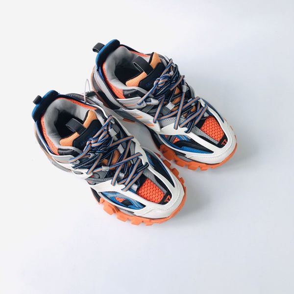 2020va designer to create casual and comfortable all-match sports shoes, travel shoes outsole non-slip design with original box delivery, Black
2020va designer to create casual and comfortable all-match sports shoes, travel shoes outsole non-slip design with original box delivery, Black