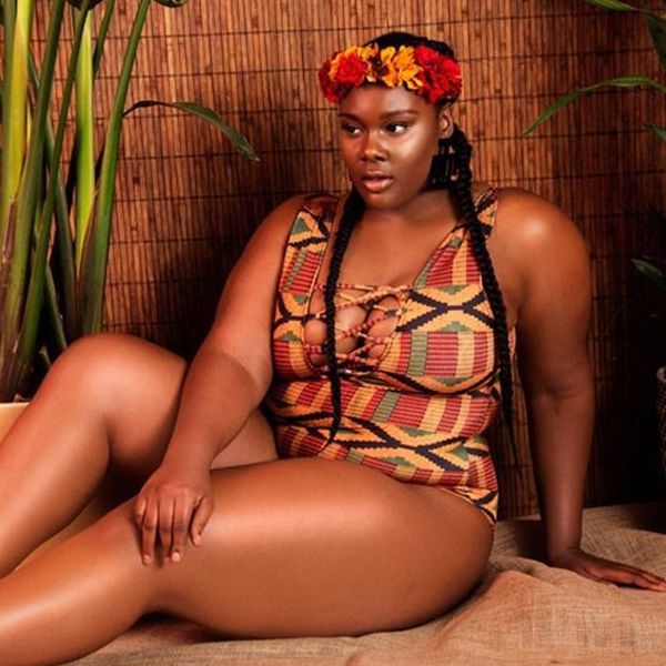 2019 new black one-piece printed plus woven rope swimsuit size braided rope one-piece swimsuit for women, White;black
2019 new black one-piece printed plus woven rope swimsuit size braided rope one-piece swimsuit for women, White;black