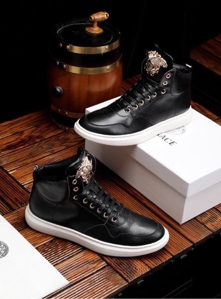 2019k luxury men's fashion casual shoes, leather wild sports shoes, lace-up shoes, original packaging delivery 38-45, Black
2019k luxury men's fashion casual shoes, leather wild sports shoes, lace-up shoes, original packaging delivery 38-45, Black