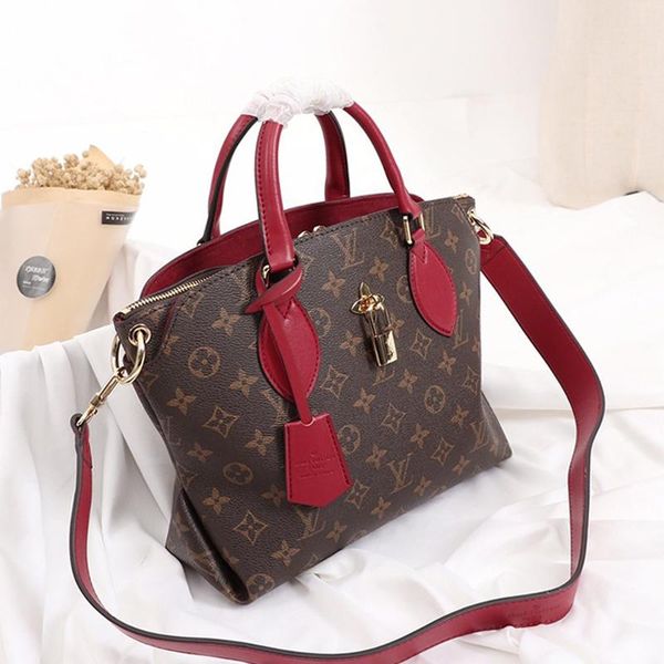 new arrival womens luxury designer bag handbags sac bandouli ère leather shoulder crossbody bag lady handbag handle totes messenger bag
new arrival womens luxury designer bag handbags sac bandouli ère leather shoulder crossbody bag lady handbag handle totes messenger bag