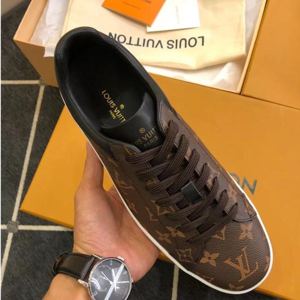 11 men's designer casual sports shoes, fashion brand outdoor casual shoes, trainers. fast delivery in original box packaging, Black
11 men's designer casual sports shoes, fashion brand outdoor casual shoes, trainers. fast delivery in original box packaging, Black