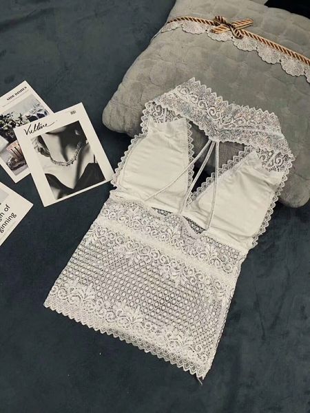 2019 spring and summer new camisole women's cotton lace base shirt lace shirt close-fitting korean black sleeveless top, White
2019 spring and summer new camisole women's cotton lace base shirt lace shirt close-fitting korean black sleeveless top, White