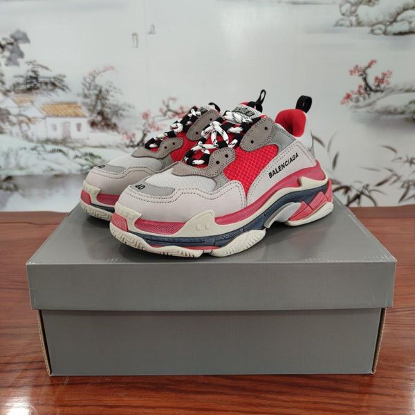 2020de designer to create casual and comfortable all-match sports shoes, travel shoes outsole non-slip design with original box delivery, Black
2020de designer to create casual and comfortable all-match sports shoes, travel shoes outsole non-slip design with original box delivery, Black