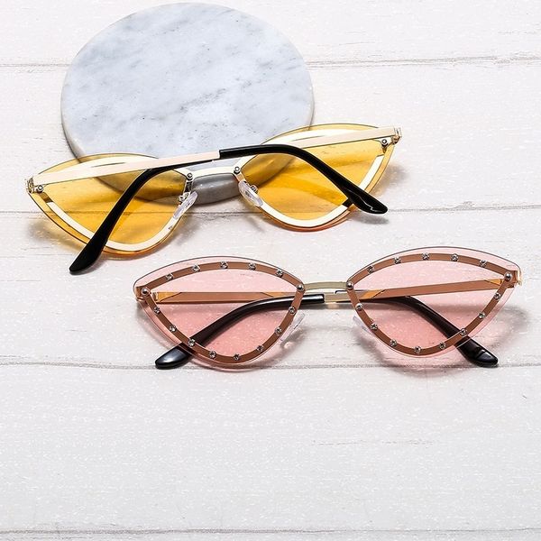 qpeclou 2020 new vintage small cat eye sunglasses women fashion triangle diamond sun glasses men metal punk rivet shades mirrors, White;black
qpeclou 2020 new vintage small cat eye sunglasses women fashion triangle diamond sun glasses men metal punk rivet shades mirrors, White;black