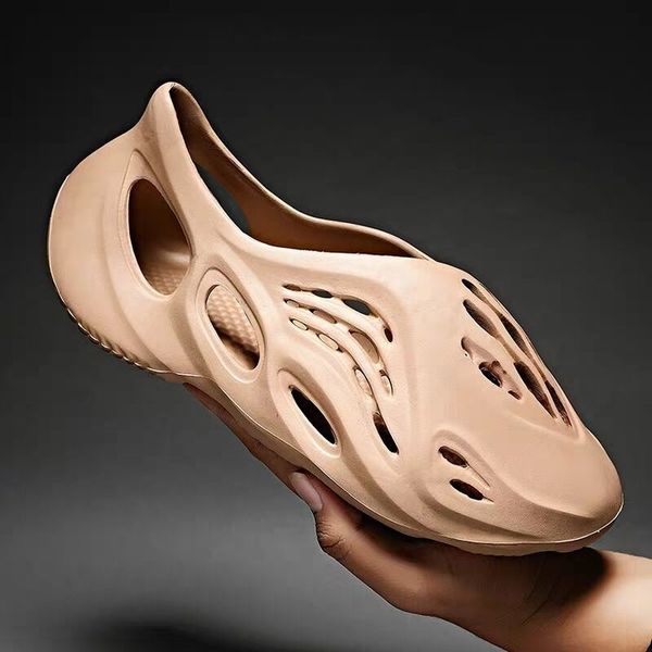 the new spring and summer 2020 women's sandals shoes hole hole shoes with flat slip-on low, Black