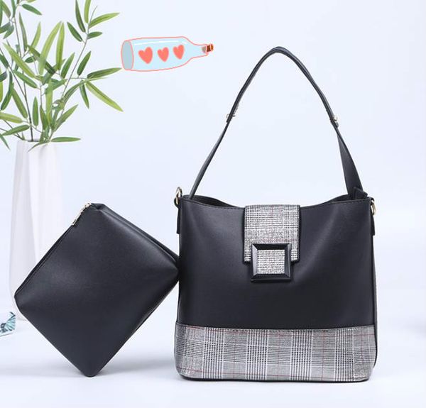 2020 designer bag new style creative fashion pu women's bag large capacity elegant temperament handbag in stock
2020 designer bag new style creative fashion pu women's bag large capacity elegant temperament handbag in stock