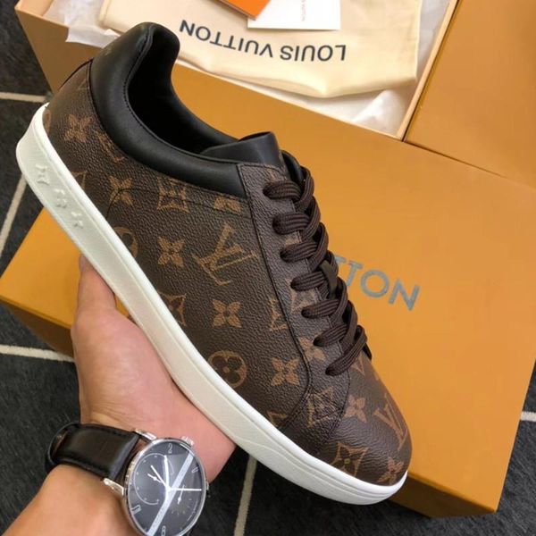 30 men's designer casual sports shoes, fashion brand outdoor casual shoes, trainers. fast delivery in original box packaging, Black
30 men's designer casual sports shoes, fashion brand outdoor casual shoes, trainers. fast delivery in original box packaging, Black
