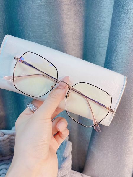 2020 irregular metal glasses frame anti-blue light plain glasses men's and women's campus wind tiktok net red, Silver
2020 irregular metal glasses frame anti-blue light plain glasses men's and women's campus wind tiktok net red, Silver