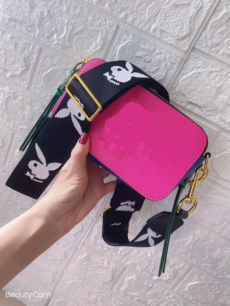star's same camera bag broadband color contrast small square bag new wide shoulder strap versatile messenger bag
star's same camera bag broadband color contrast small square bag new wide shoulder strap versatile messenger bag