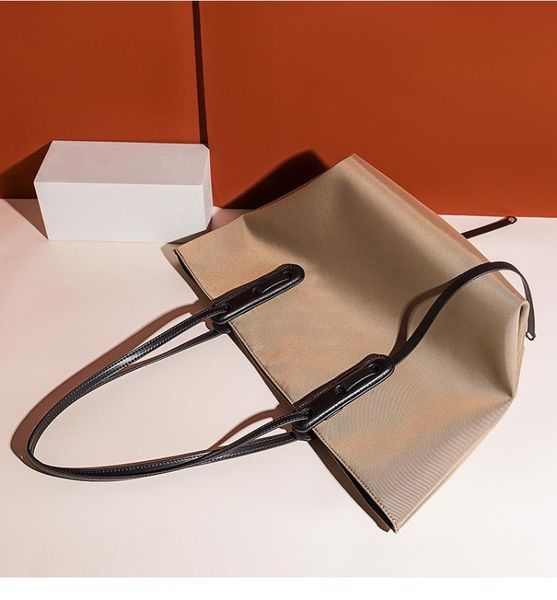 the new fashion women's bag in 2020 one shoulder bag with large capacity nylon canvas oxford real-leather tote
the new fashion women's bag in 2020 one shoulder bag with large capacity nylon canvas oxford real-leather tote