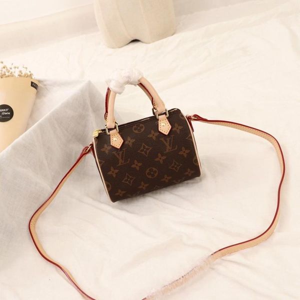 for womens leather mini handbag ladies shoulder bag lady messenger hand bag designer luxury handbags purses with origin box
for womens leather mini handbag ladies shoulder bag lady messenger hand bag designer luxury handbags purses with origin box