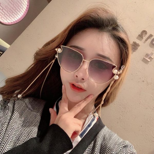 2020 pearl sunglasses with pearl belt chain female fashion cat eye baroque sun glasses uv400 oculos feminino, White;black
2020 pearl sunglasses with pearl belt chain female fashion cat eye baroque sun glasses uv400 oculos feminino, White;black