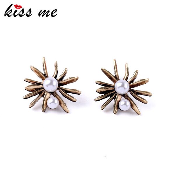 royal style ladies simulated pearl jewelry new design retro flower women nightclub earrings factory wholesale, Golden;silver
royal style ladies simulated pearl jewelry new design retro flower women nightclub earrings factory wholesale, Golden;silver