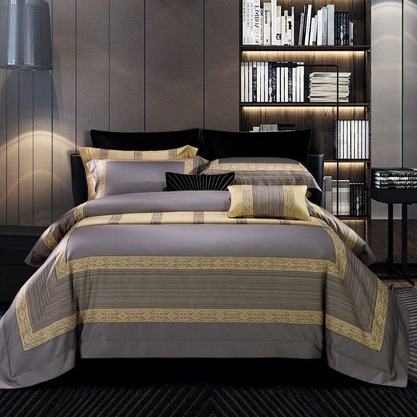 new high-end european-style 100 egyptian cotton gold lines jacquard four-piece soft bedding set cover bed
new high-end european-style 100 egyptian cotton gold lines jacquard four-piece soft bedding set cover bed