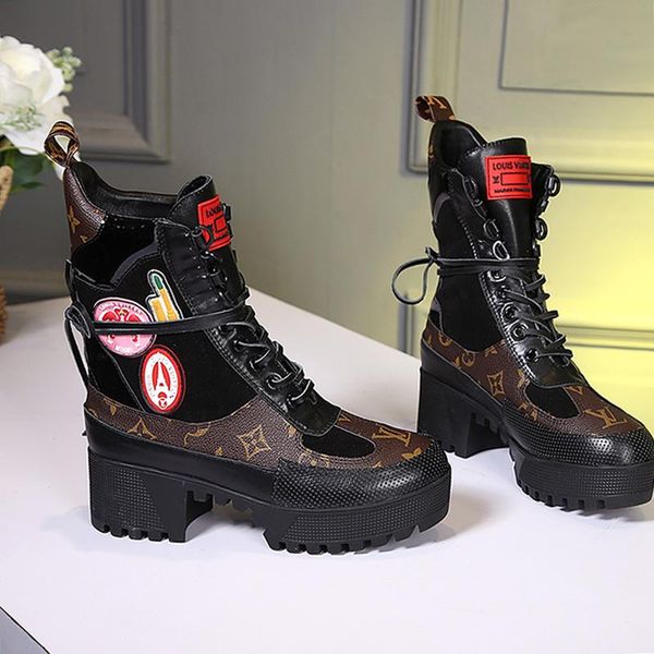 женская обувь для зимы женщина casual осень зима botas mujer женских ботильоны luxury лауреат платформа пустыня продажи с коробкой bottes fe
женская обувь для зимы женщина casual осень зима botas mujer женских ботильоны luxury лауреат платформа пустыня продажи с коробкой bottes fe