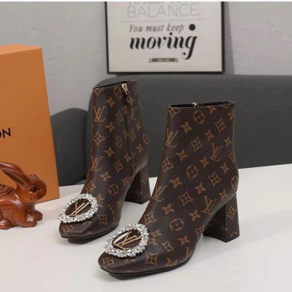 55 designer luxury women's casual fashion shoes, women's outdoor casual shoes, fast delivery, original box, Black
55 designer luxury women's casual fashion shoes, women's outdoor casual shoes, fast delivery, original box, Black