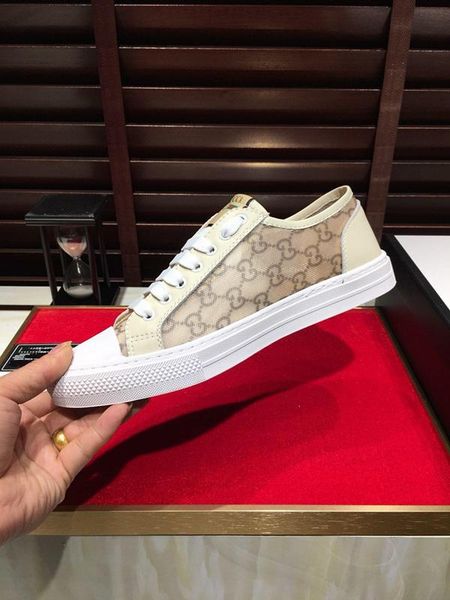 2019o spring and summer new letters flat white shoes, trend wild sports shoes, leather lace-up shoes, original box packaging: 38-44, Black
2019o spring and summer new letters flat white shoes, trend wild sports shoes, leather lace-up shoes, original box packaging: 38-44, Black