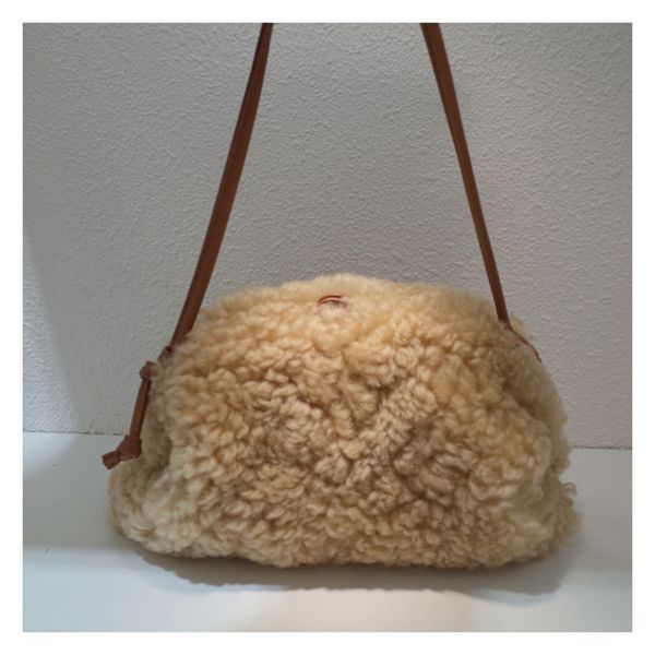 new wool cloud women bag genuine leather plush curly cute shoulder bag women messenger bags gn-sb-zpmrjm
new wool cloud women bag genuine leather plush curly cute shoulder bag women messenger bags gn-sb-zpmrjm