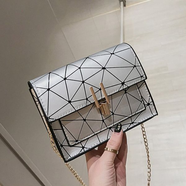 2020 fashion geometric patterns shoulder bags female wild crack printing messenger small square bag simple style chain handbag
2020 fashion geometric patterns shoulder bags female wild crack printing messenger small square bag simple style chain handbag