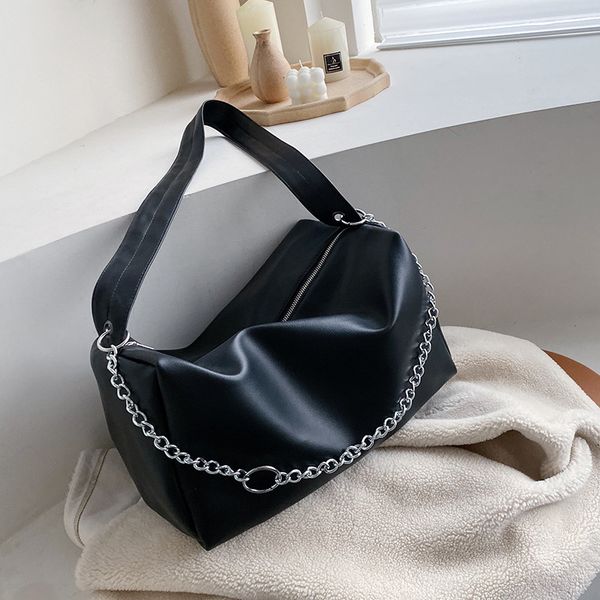 luxurious leather shoulder bags for women 2020 chain designer lady crossbody bag female cool high capacity solid color handbags
luxurious leather shoulder bags for women 2020 chain designer lady crossbody bag female cool high capacity solid color handbags