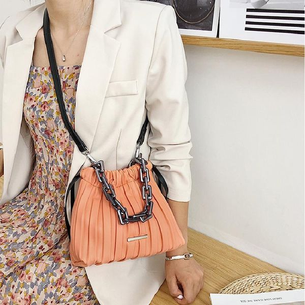 folds design shoulder handbags metal chain small pu leather drawstring bucket bag crossbody bags for women 2020 cross body bag
folds design shoulder handbags metal chain small pu leather drawstring bucket bag crossbody bags for women 2020 cross body bag