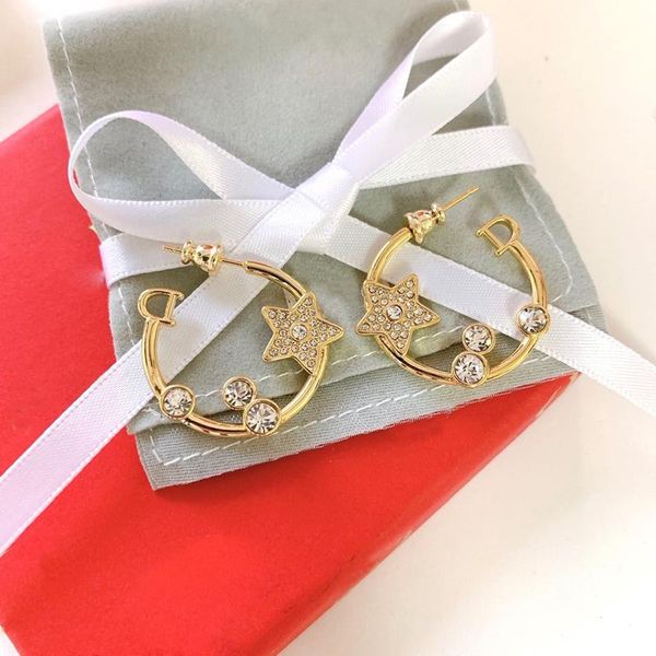 c2038 fashion 925 silver needle earrings korean version of fashion classic letter star zircon earrings women's first choice accessorie, Golden;silver
c2038 fashion 925 silver needle earrings korean version of fashion classic letter star zircon earrings women's first choice accessorie, Golden;silver