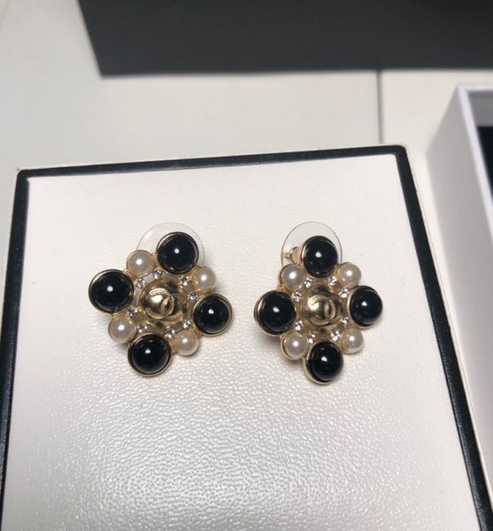 2020 new women pearl earring exquisite design sell with box sell fashion beautiful luxury 070401, Golden
2020 new women pearl earring exquisite design sell with box sell fashion beautiful luxury 070401, Golden