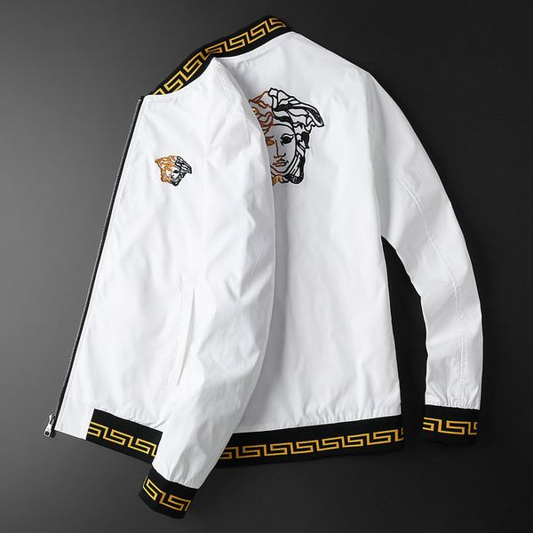 2020 designer jacket mens jacket winter new mens letter printing windbreaker men luxurious fashion rock coat veste stylist, Black;brown
2020 designer jacket mens jacket winter new mens letter printing windbreaker men luxurious fashion rock coat veste stylist, Black;brown