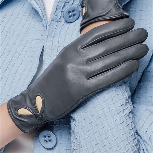 genuine leather gloves for women real sheepskin touch screen gloves winter warm driving fashion mittens new t200819, Blue;gray
genuine leather gloves for women real sheepskin touch screen gloves winter warm driving fashion mittens new t200819, Blue;gray