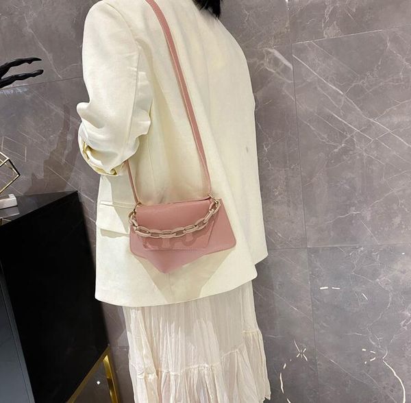 2020 women chain shoulder bags small crossbody bag summer handbags girl shopping bags high quality
2020 women chain shoulder bags small crossbody bag summer handbags girl shopping bags high quality