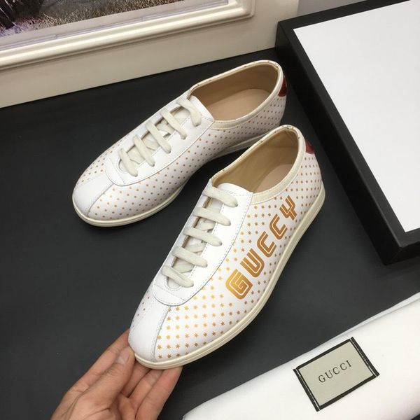 2020 latest white leather casual shoes men's casual shoes fashion trend comfortable shoe size 38-44 type 39745400581a
2020 latest white leather casual shoes men's casual shoes fashion trend comfortable shoe size 38-44 type 39745400581a