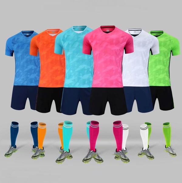 2020 spring summer soccer uniform men short sleeve customised football shirt shorts custom soccer kit, Black 
2020 spring summer soccer uniform men short sleeve customised football shirt shorts custom soccer kit, Black