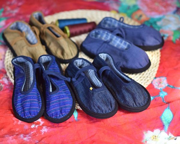 women handmade retro round toe flats ladies vintage women retro chinese handmade cotton linen shoes ladies 2020 flat, Black 
women handmade retro round toe flats ladies vintage women retro chinese handmade cotton linen shoes ladies 2020 flat, Black