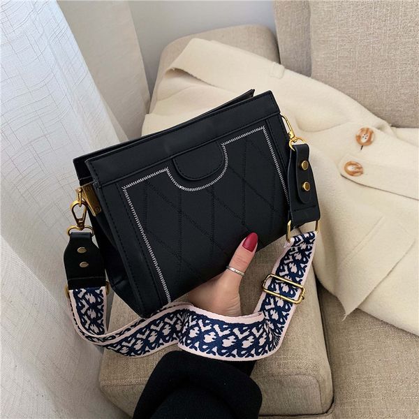 stripe women's shoulder bag fashion ladies party messenger bag brand female handbag waterproof pu girl 2020 new shopping
stripe women's shoulder bag fashion ladies party messenger bag brand female handbag waterproof pu girl 2020 new shopping