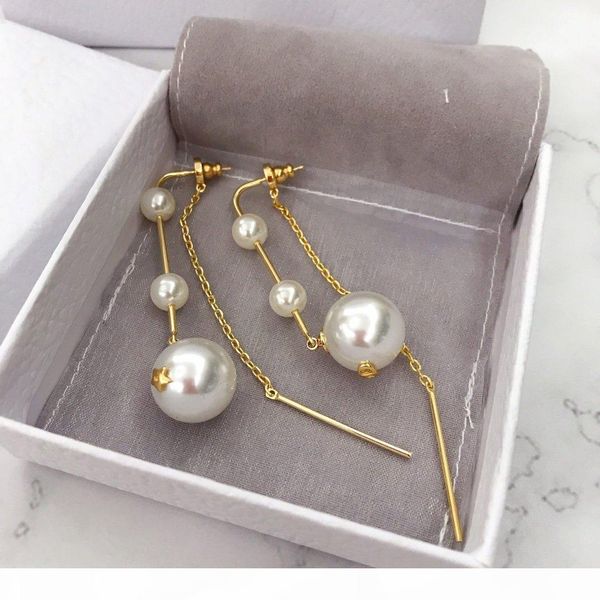 early spring 2020 new ladies fashion earrings pendant brass and crystal style everything, Golden;silver
early spring 2020 new ladies fashion earrings pendant brass and crystal style everything, Golden;silver