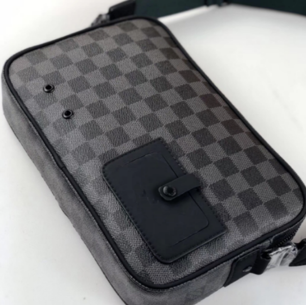 2020 fashion luxury shoulder bag womens brand cross body mens handbag no box plaid patterns outdoor classic l b105660z
2020 fashion luxury shoulder bag womens brand cross body mens handbag no box plaid patterns outdoor classic l b105660z