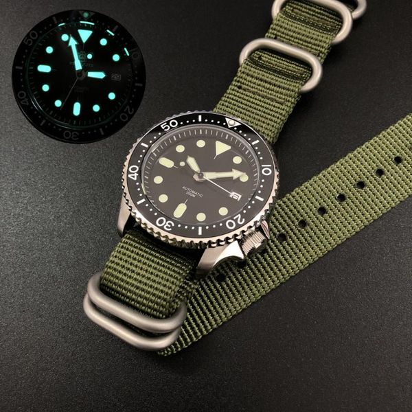 dive watch for men,steeldive mens automatic self wind mechanical watches 200m waterproof wristwatch luminous ceramic bezel clock, Slivery;brown
dive watch for men,steeldive mens automatic self wind mechanical watches 200m waterproof wristwatch luminous ceramic bezel clock, Slivery;brown