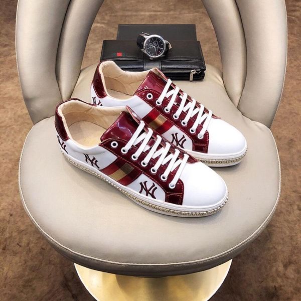 2021w new men 's leather embroidery breathable casual shoes fashion wild small bee shoes sneakers white ,original box packaging 38 -44, Black
2021w new men 's leather embroidery breathable casual shoes fashion wild small bee shoes sneakers white ,original box packaging 38 -44, Black