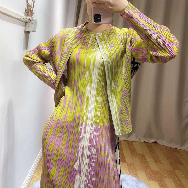 lanmrem 2020 spring summer new women s clothes printed pleated slim short style coat for famale elastic long sleeve jacket002, Black;brown
lanmrem 2020 spring summer new women s clothes printed pleated slim short style coat for famale elastic long sleeve jacket002, Black;brown